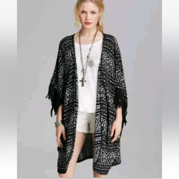 Free People Black Pattern Fringe Kimono Cardigan Size M/L Rare ASO Selena Gomez - Picture 6 of 15